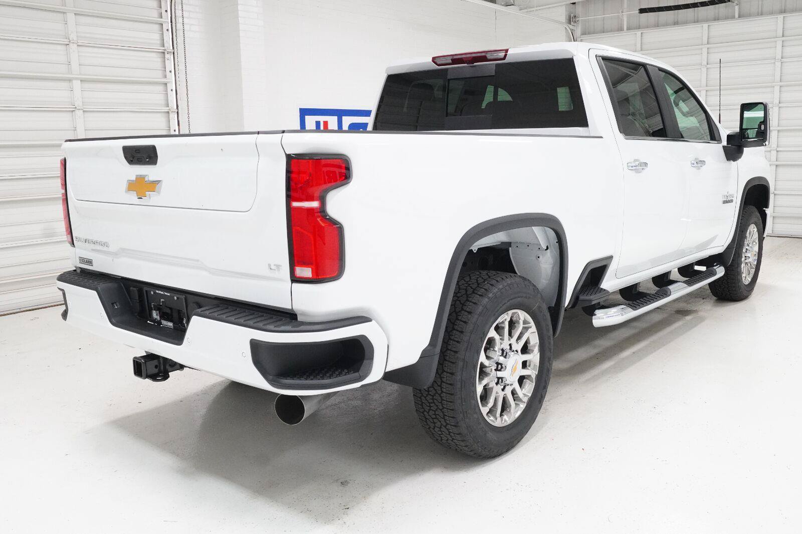 New 2026 Chevrolet Silverado 2500 LT w/ Z71 Chrome Sport Edition AWD/4WD image 32