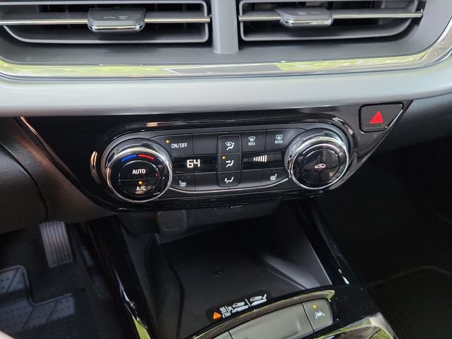 New 2026 Chevrolet Trax LT w/ Sunroof Package FWD image 28