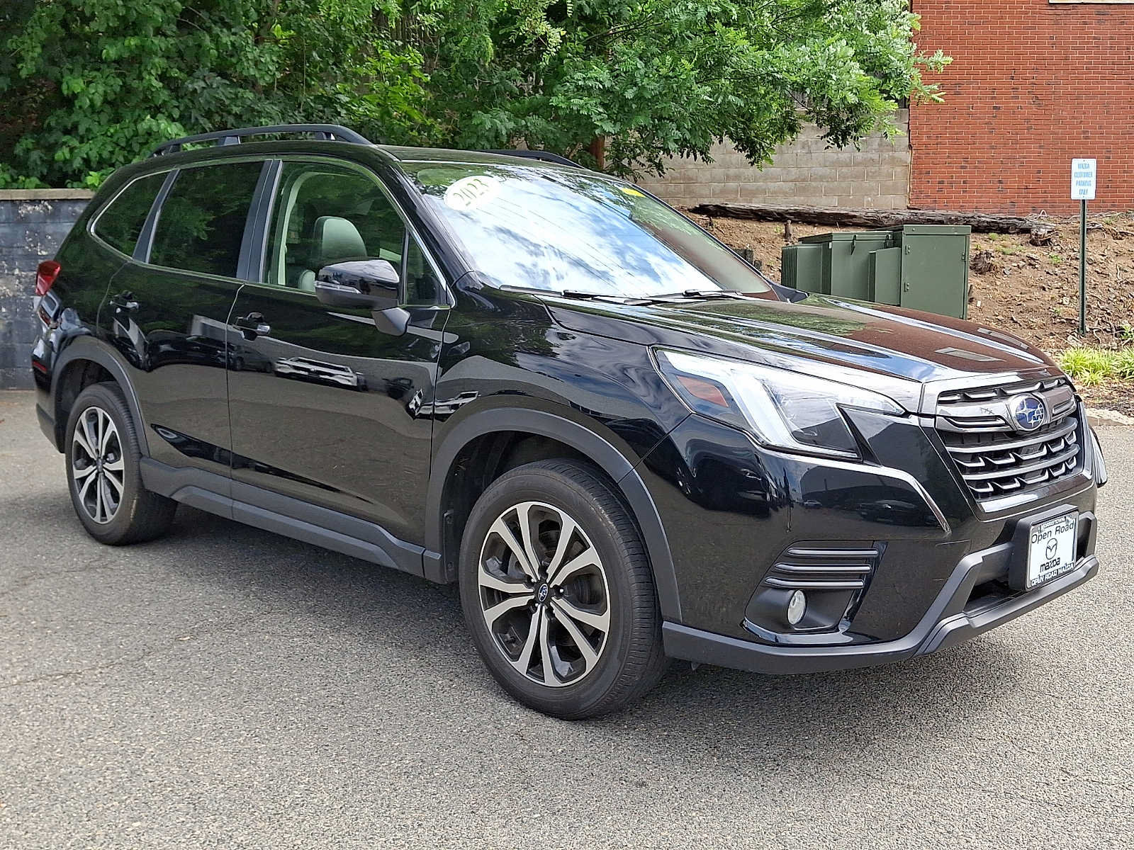 Used 2023 Subaru Forester Limited AWD/4WD image 3