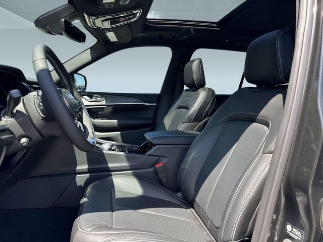 New 2024 Jeep Grand Cherokee Overland w/ Trailer Tow Package image 10