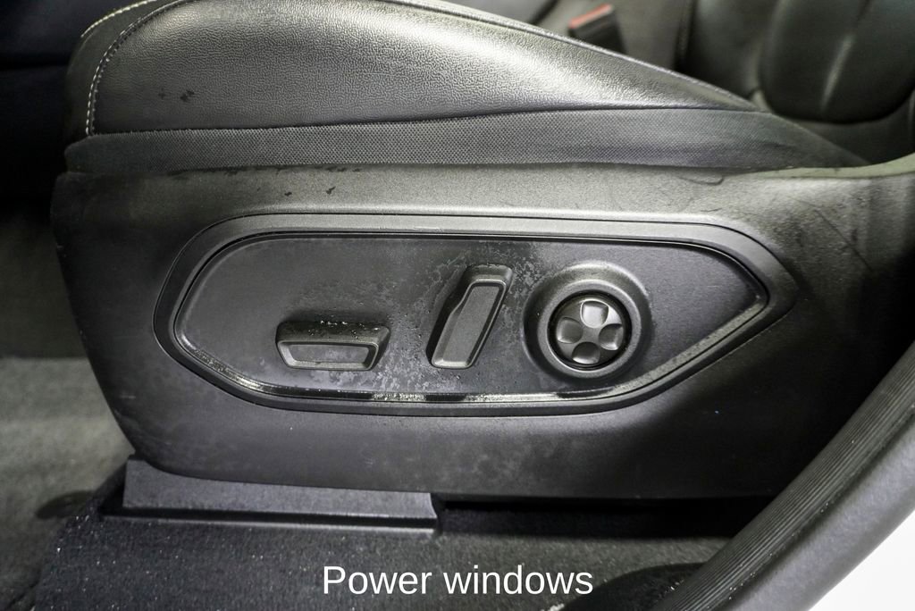 Used 2024 Jeep Grand Cherokee L Limited w/ Luxury Tech Group II image 17