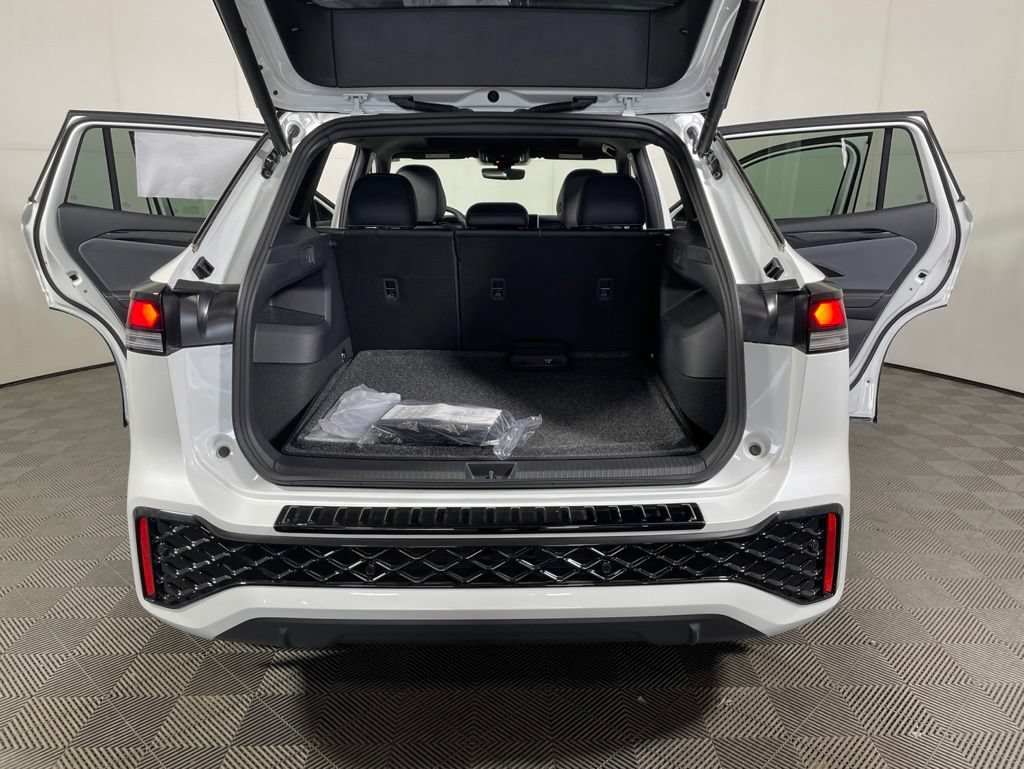 New 2026 Volkswagen Tiguan SE R-Line AWD/4WD image 19