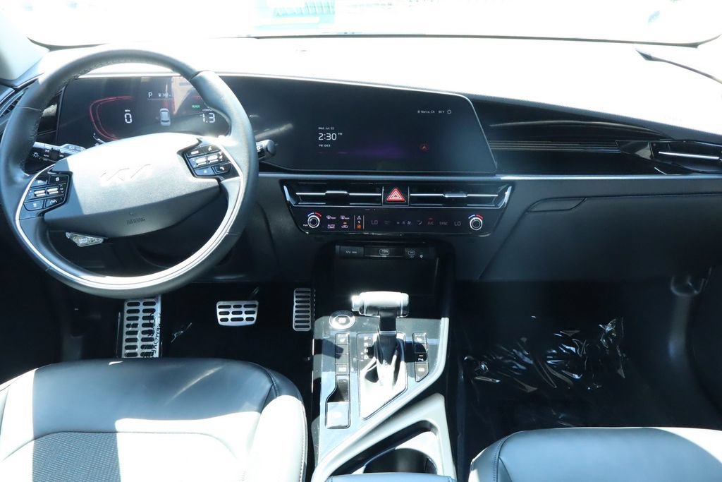 Used 2025 Kia Niro EX Touring FWD image 25