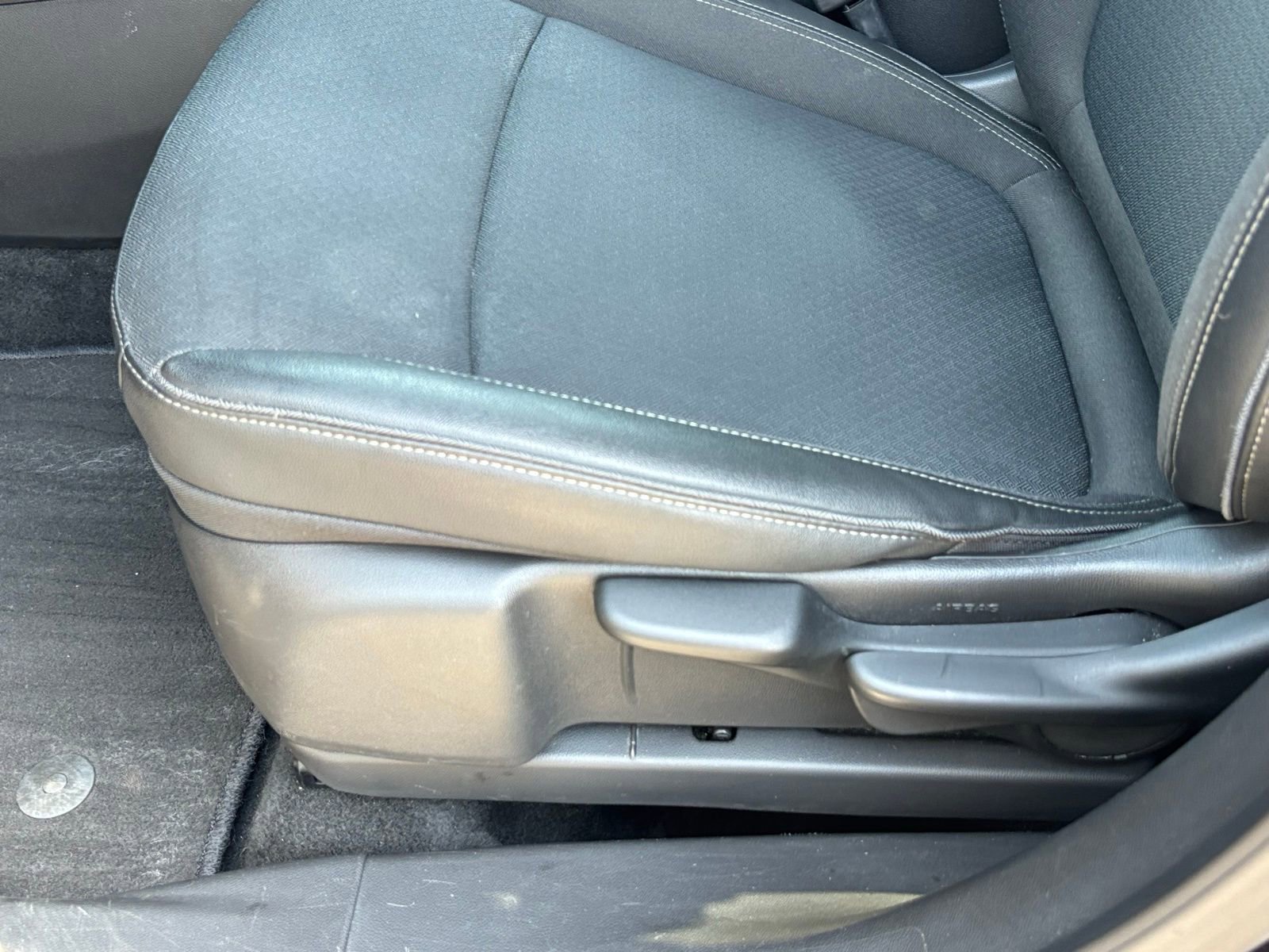 Used 2025 Buick Encore GX Preferred AWD/4WD image 19