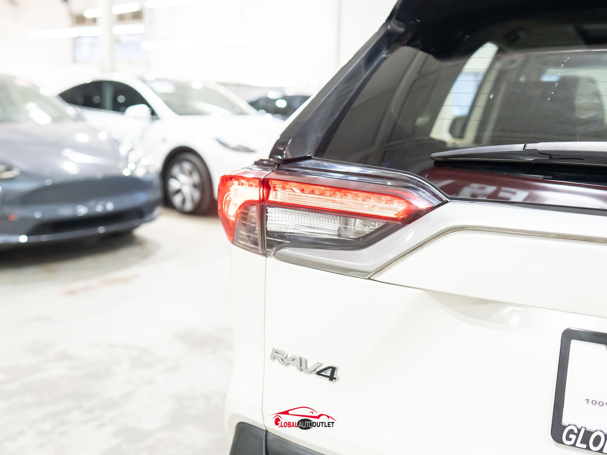 Used 2020 Toyota RAV4 Limited AWD/4WD image 43