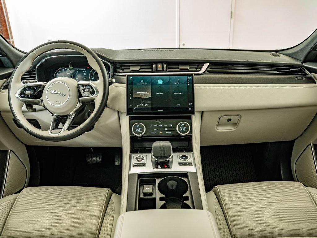Certified 2025 Jaguar F-PACE R-Dynamic S AWD/4WD image 28