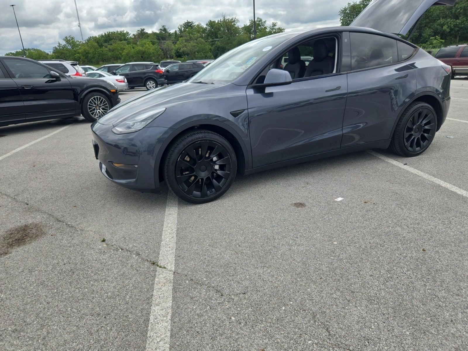 Used 2021 Tesla Model Y Long Range AWD/4WD image 1