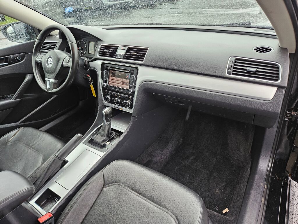 Used 2012 Volkswagen Passat 2.5 SE image 10