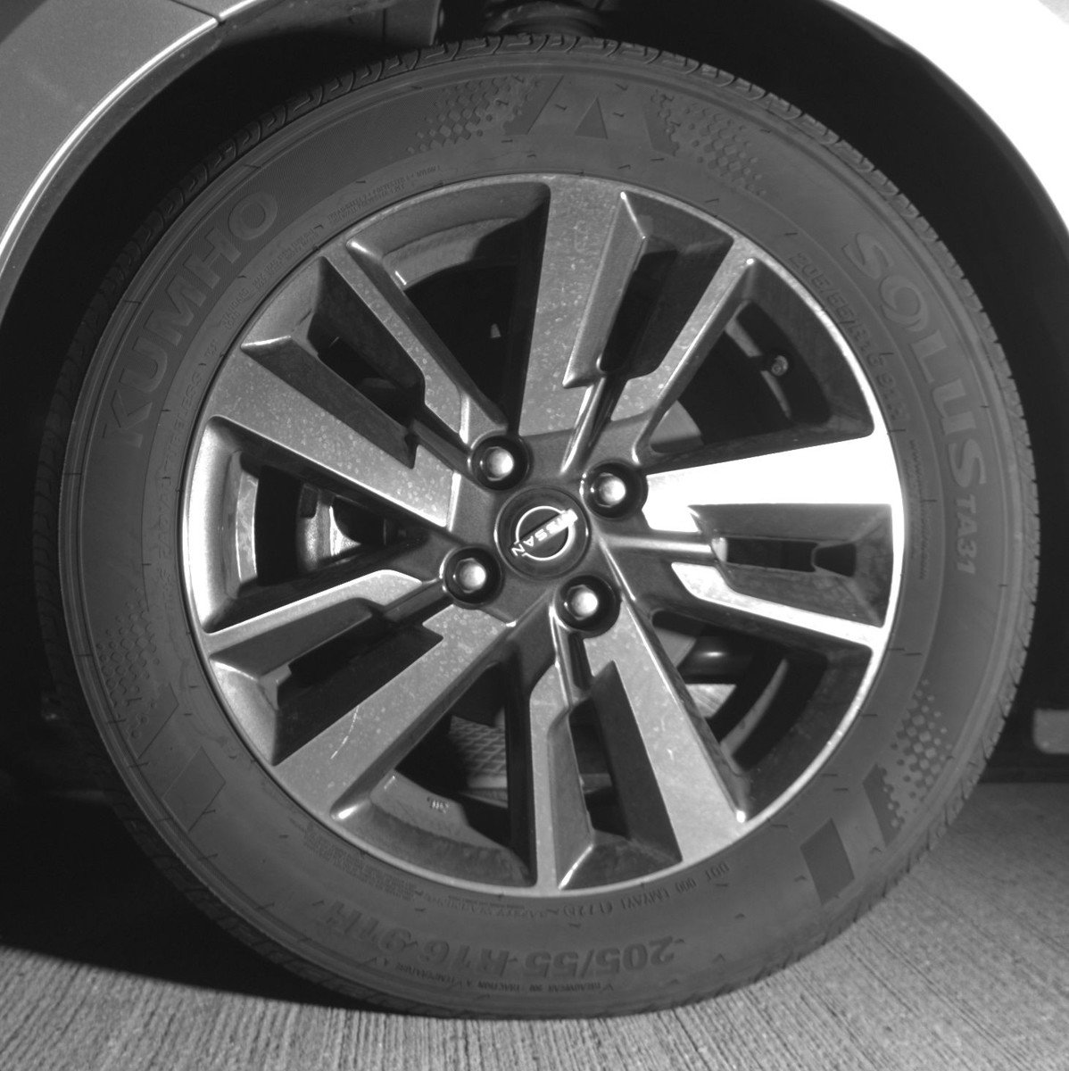 Used 2025 Nissan Versa SV image 12