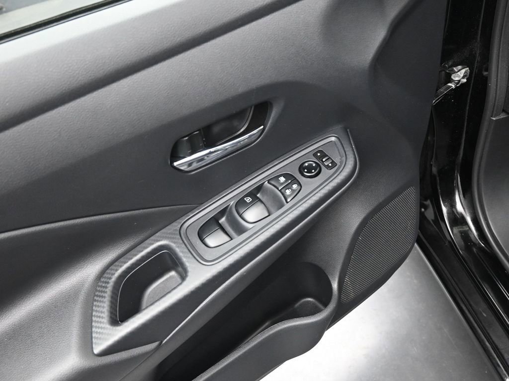 Used 2025 Nissan Versa SV image 22