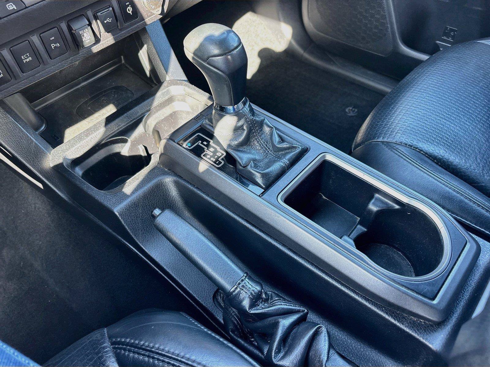 Used 2020 Toyota Tacoma TRD Sport w/ TRD Premium Sport Package AWD/4WD image 20