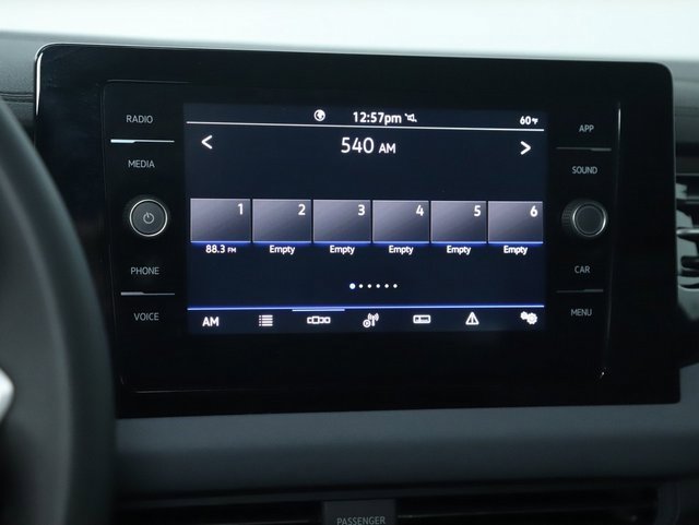 Used 2025 Volkswagen Jetta SE w/ Sunroof Package image 25