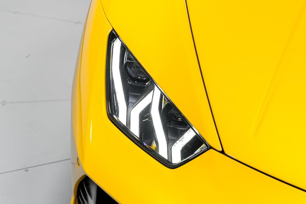 Used 2022 Lamborghini Huracan EVO RWD image 49