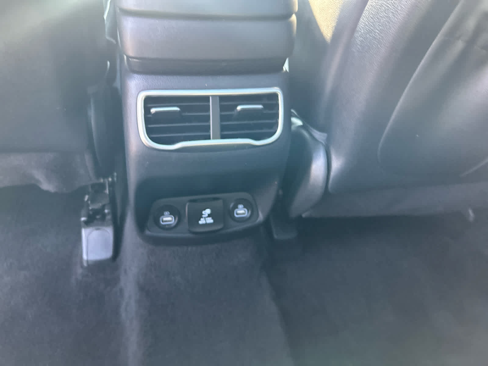 Used 2023 Hyundai Santa Fe Limited AWD/4WD image 25