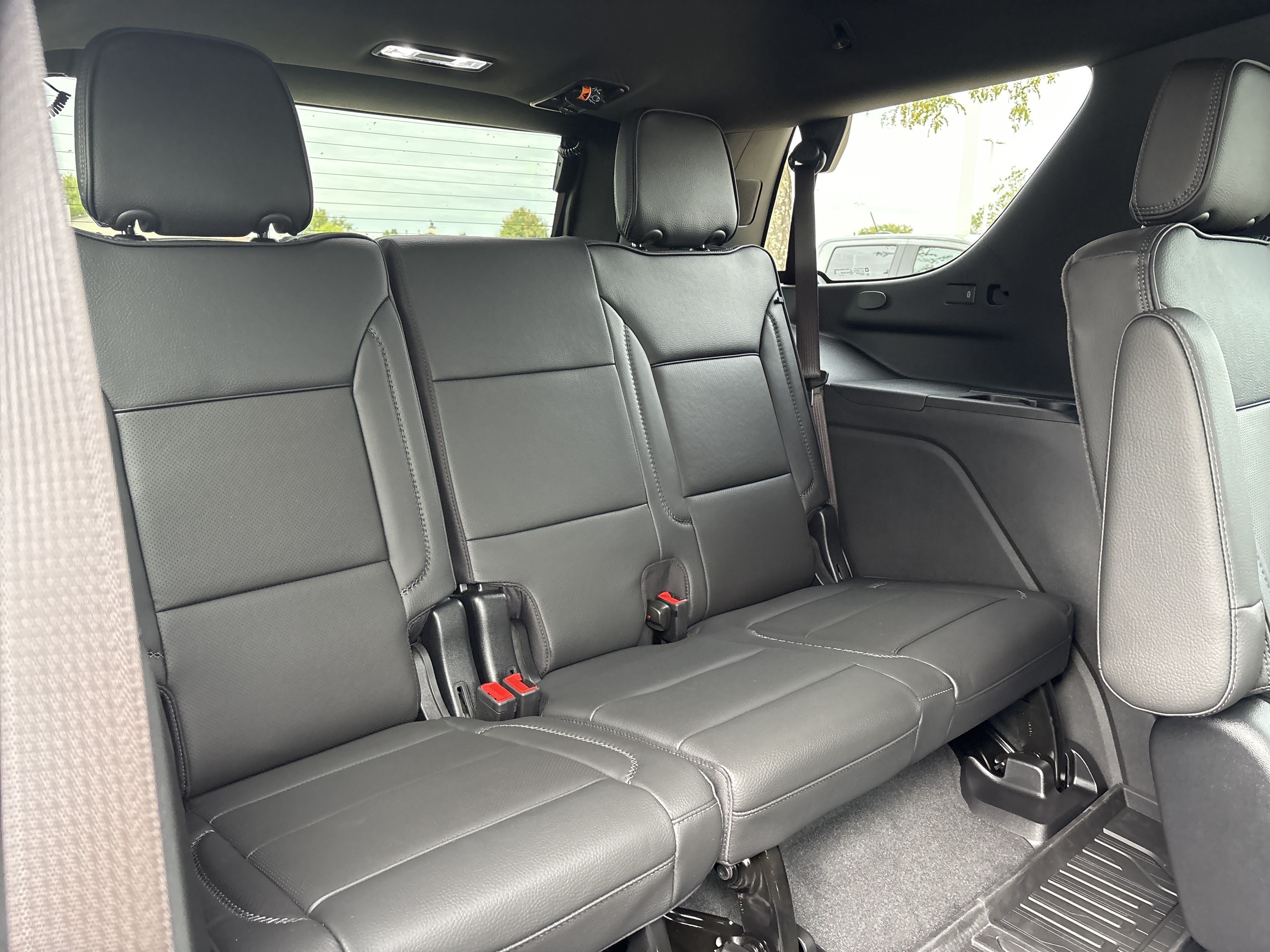 New 2026 GMC Yukon Denali w/ Denali Reserve Package AWD/4WD image 3