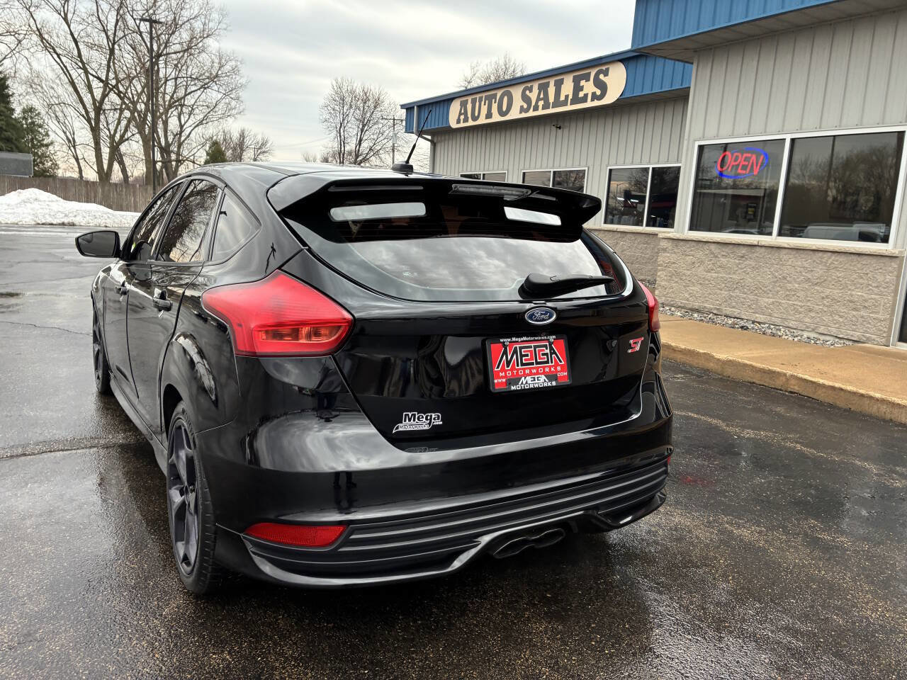 Used 2017 Ford Focus ST image 31