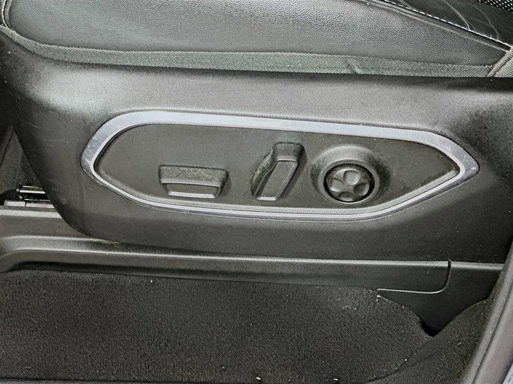 Used 2023 Jeep Wagoneer 4WD w/ Premium Group I image 23