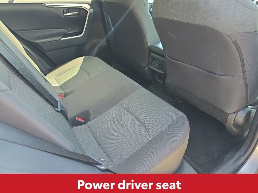 Used 2024 Toyota RAV4 XLE FWD image 17