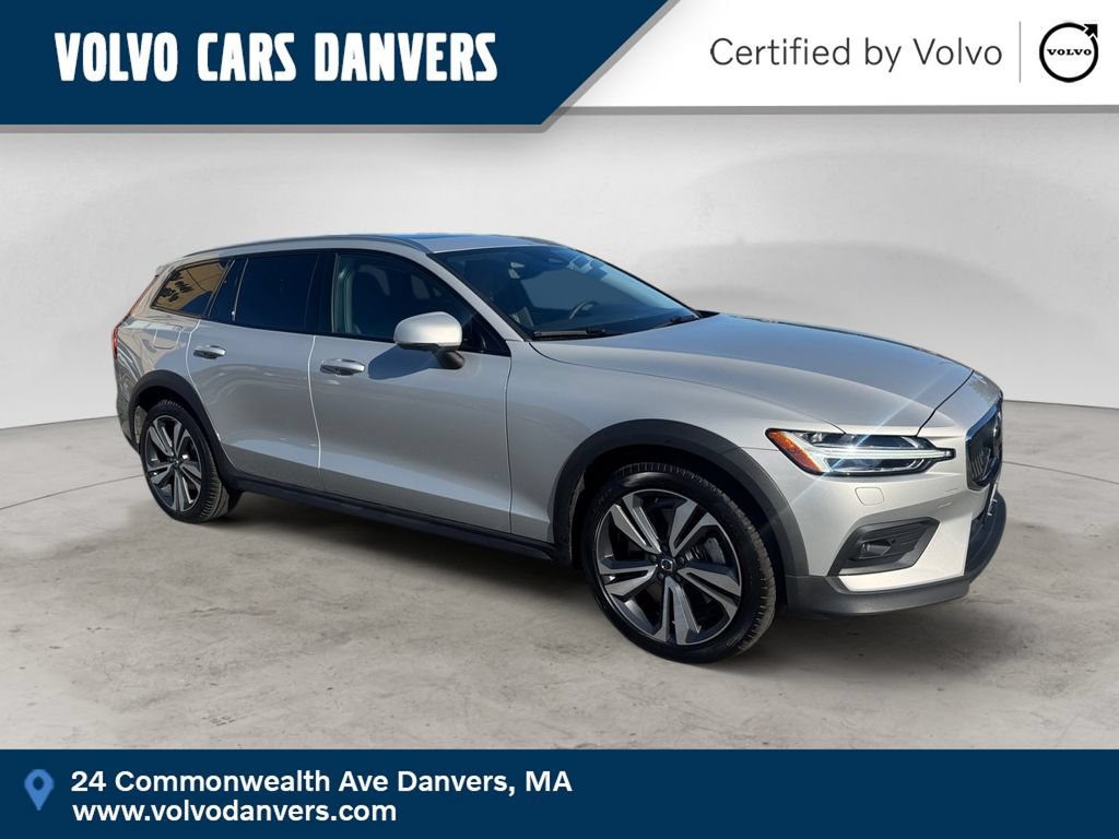 Certified 2025 Volvo V60 B5 Cross Country Plus AWD/4WD image 1