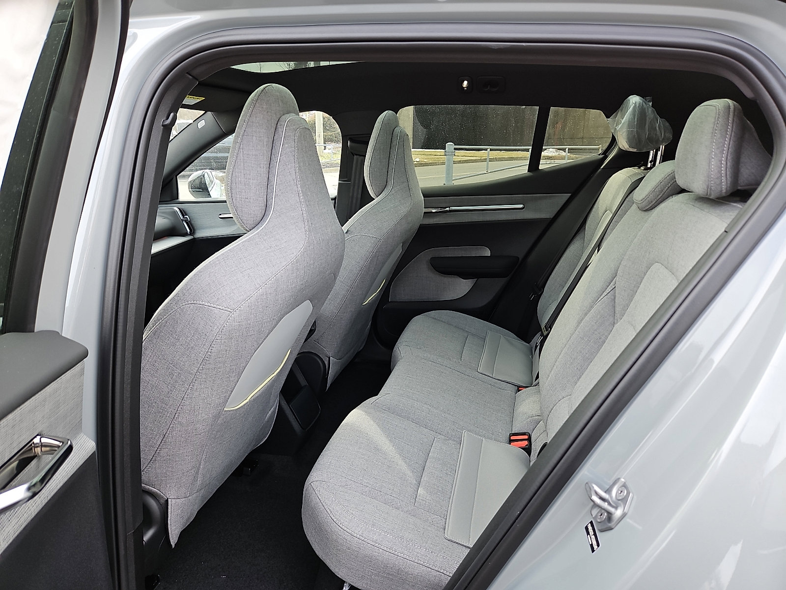 New 2025 Volvo EX30 Ultra w/ Protection Package Premier AWD/4WD image 8