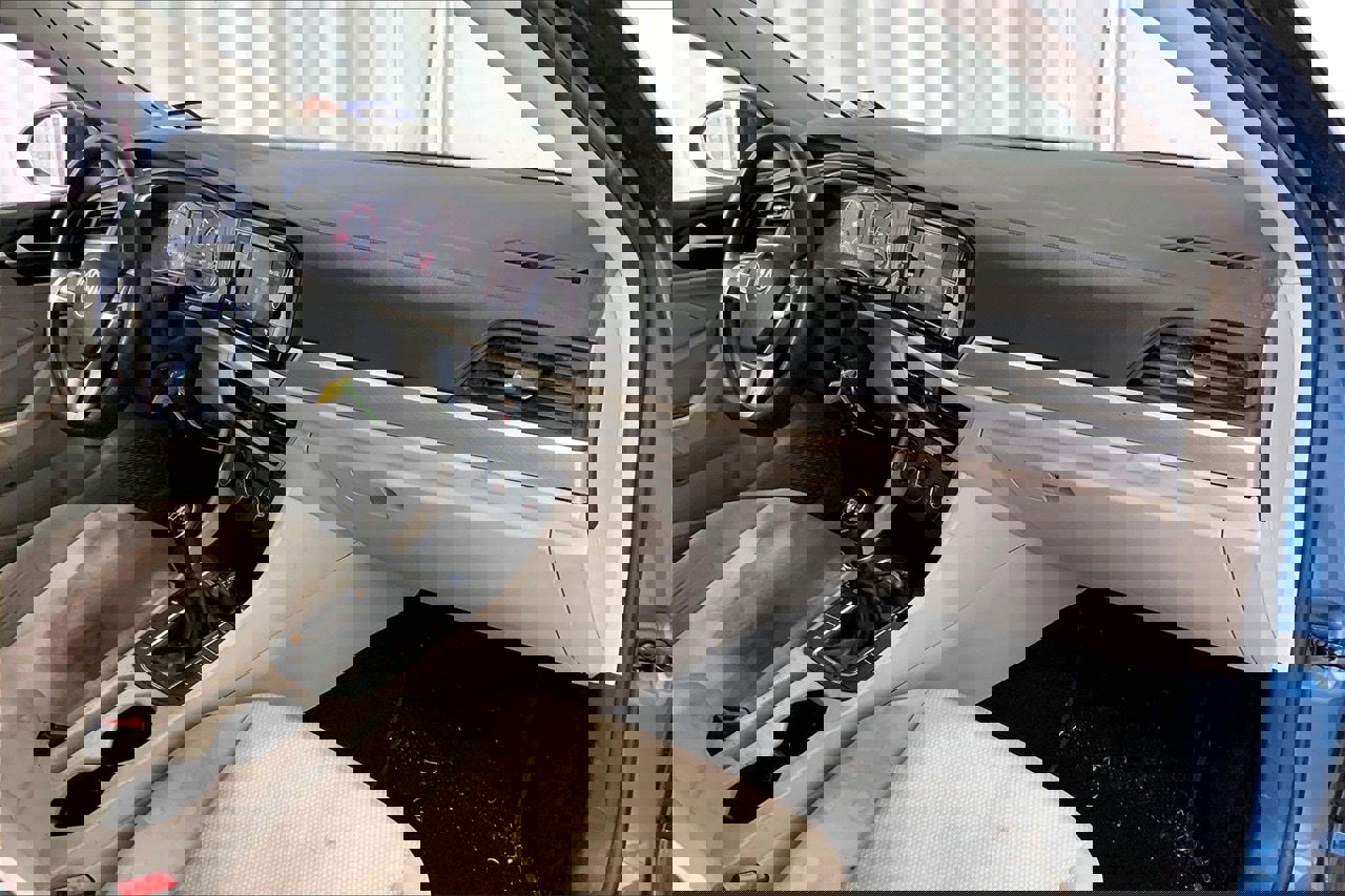 Used 2019 Volkswagen Jetta S w/ Driver Assistance Package image 28