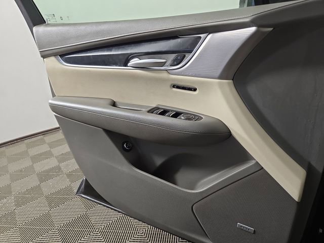 Used 2020 Cadillac XT5 Premium Luxury image 32