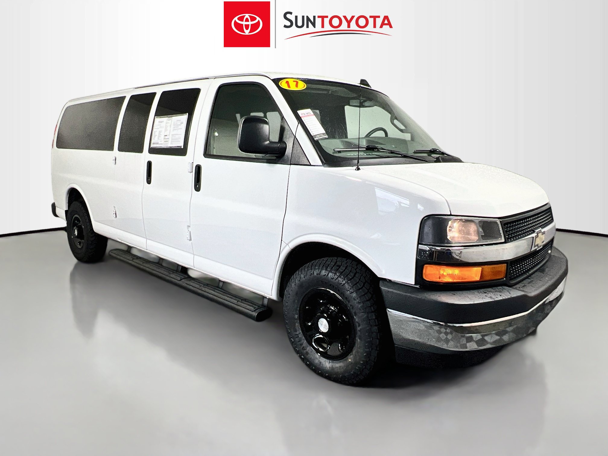 Used 2017 Chevrolet Express 3500 LT w/ LT Preferred Equipment Group RWD image 1