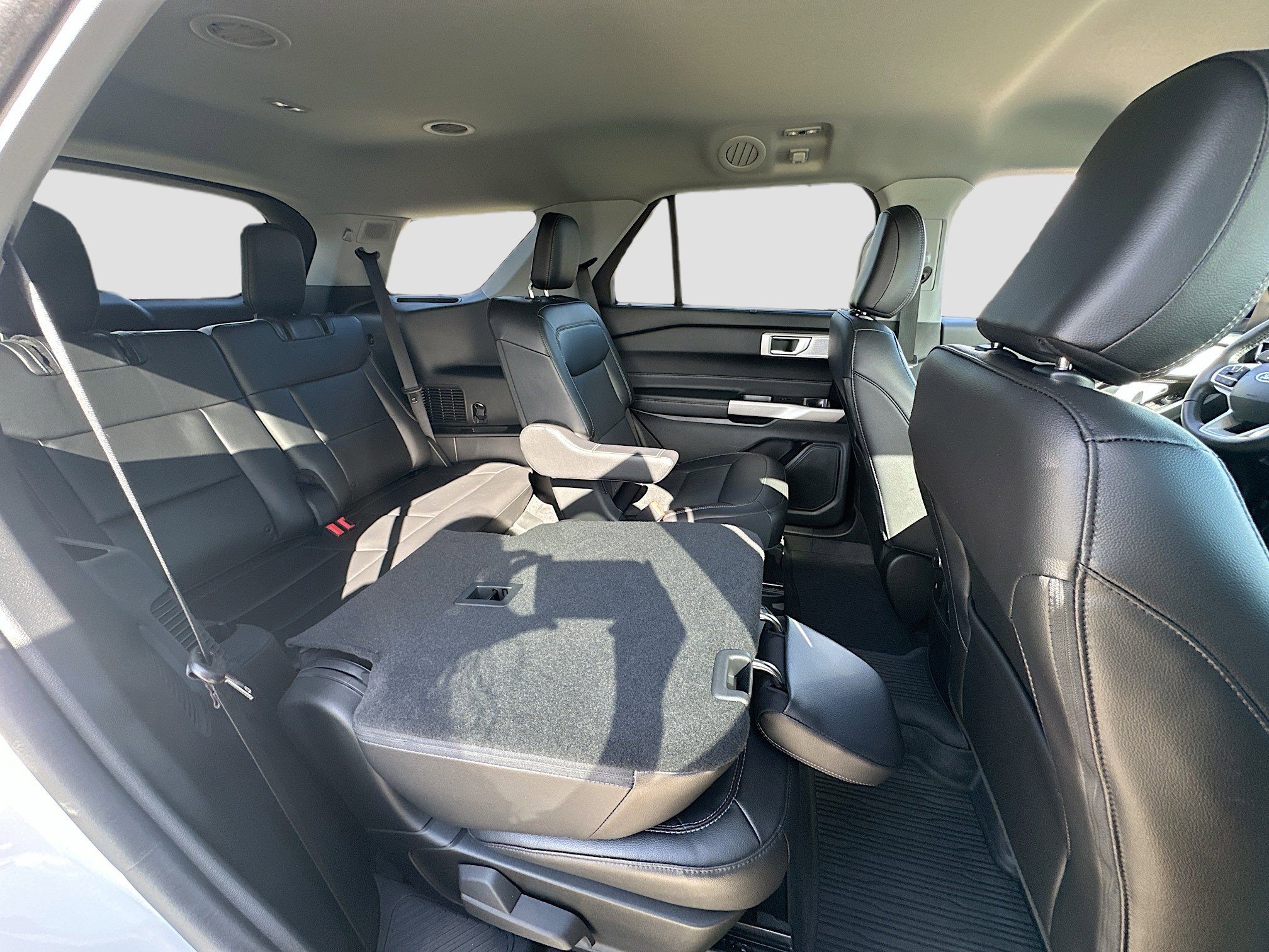 Certified 2022 Ford Explorer Limited w/ Limited Technology Package image 27