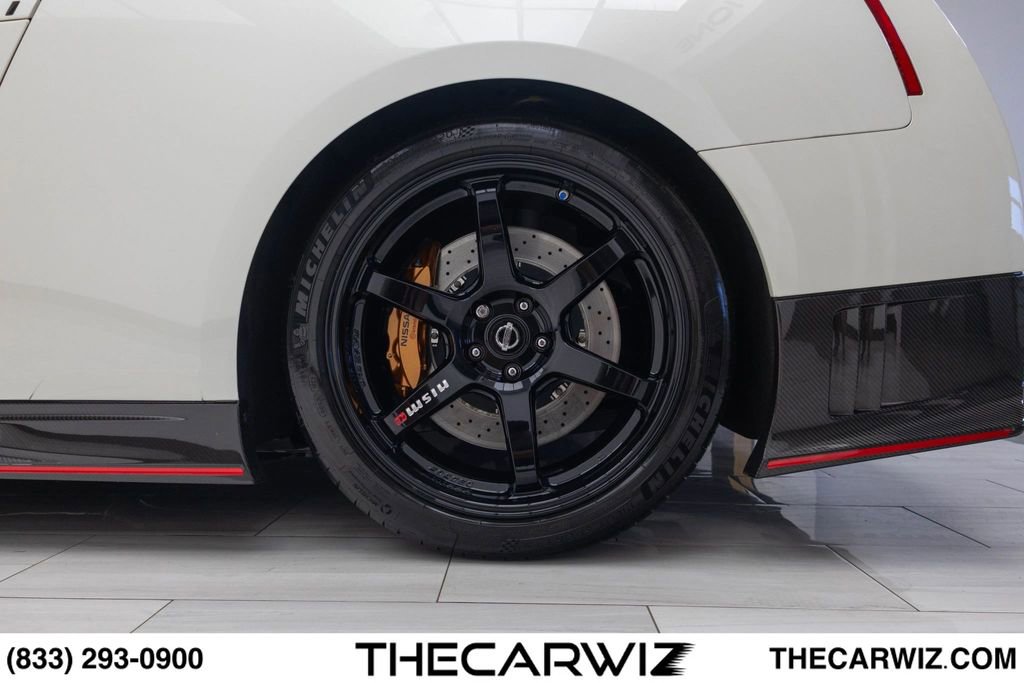Used 2018 Nissan GT-R NISMO AWD/4WD image 18