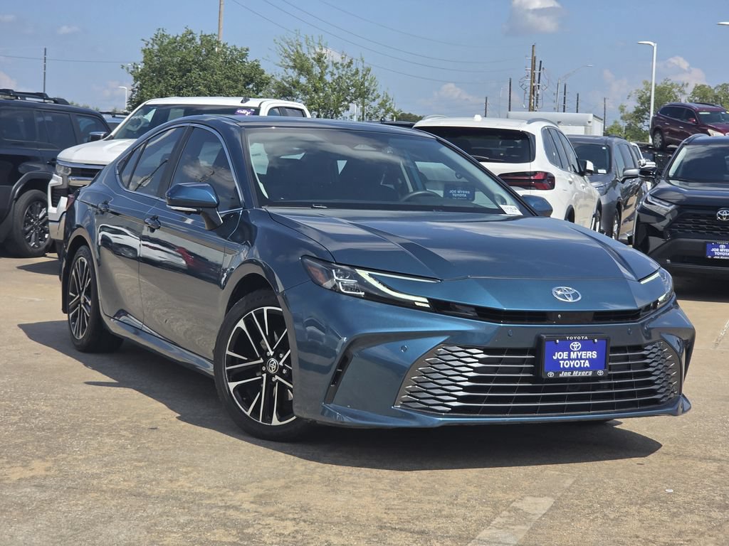 Used 2025 Toyota Camry XLE w/ Premium Plus Package FWD image 2