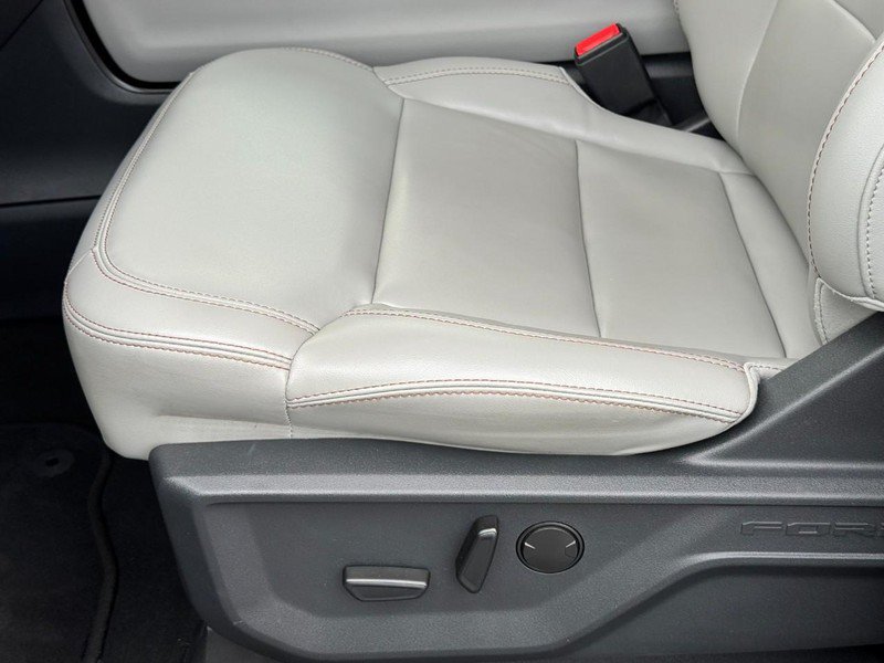 Used 2025 Ford Expedition Active AWD/4WD image 24