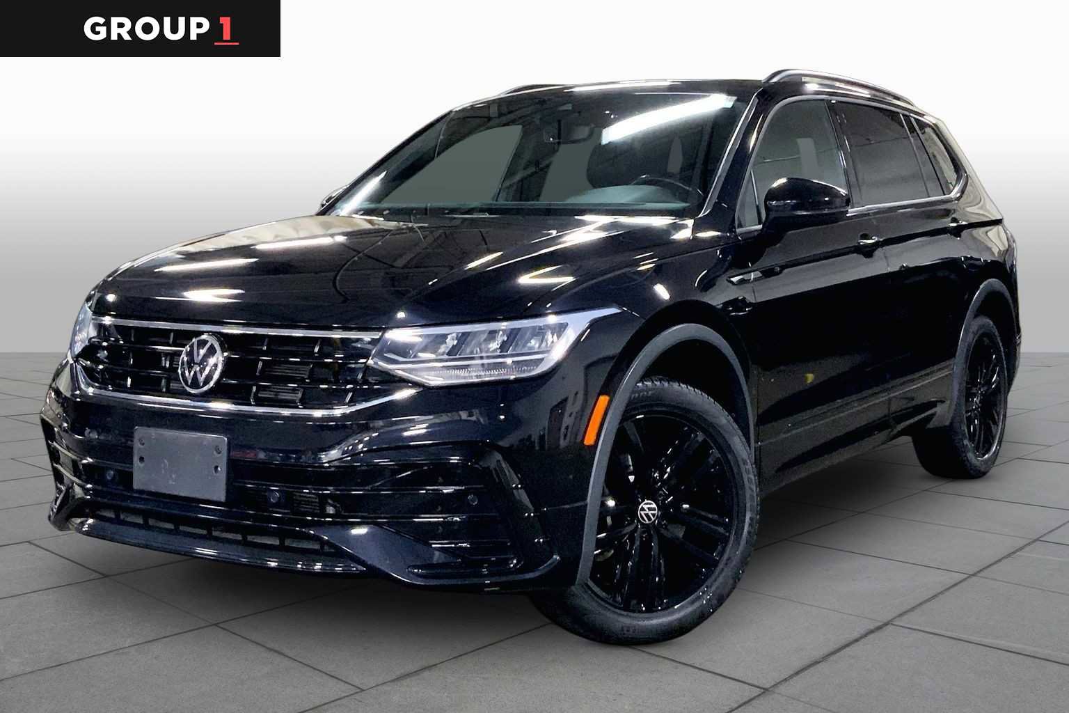 Used 2022 Volkswagen Tiguan SE R-Line image 1