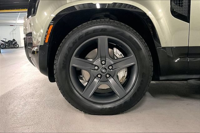 Certified 2025 Land Rover Defender 130 X-Dynamic SE AWD/4WD image 8