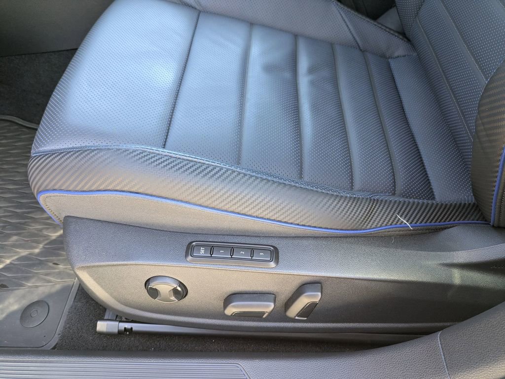 Used 2024 Volkswagen Golf R AWD/4WD image 14