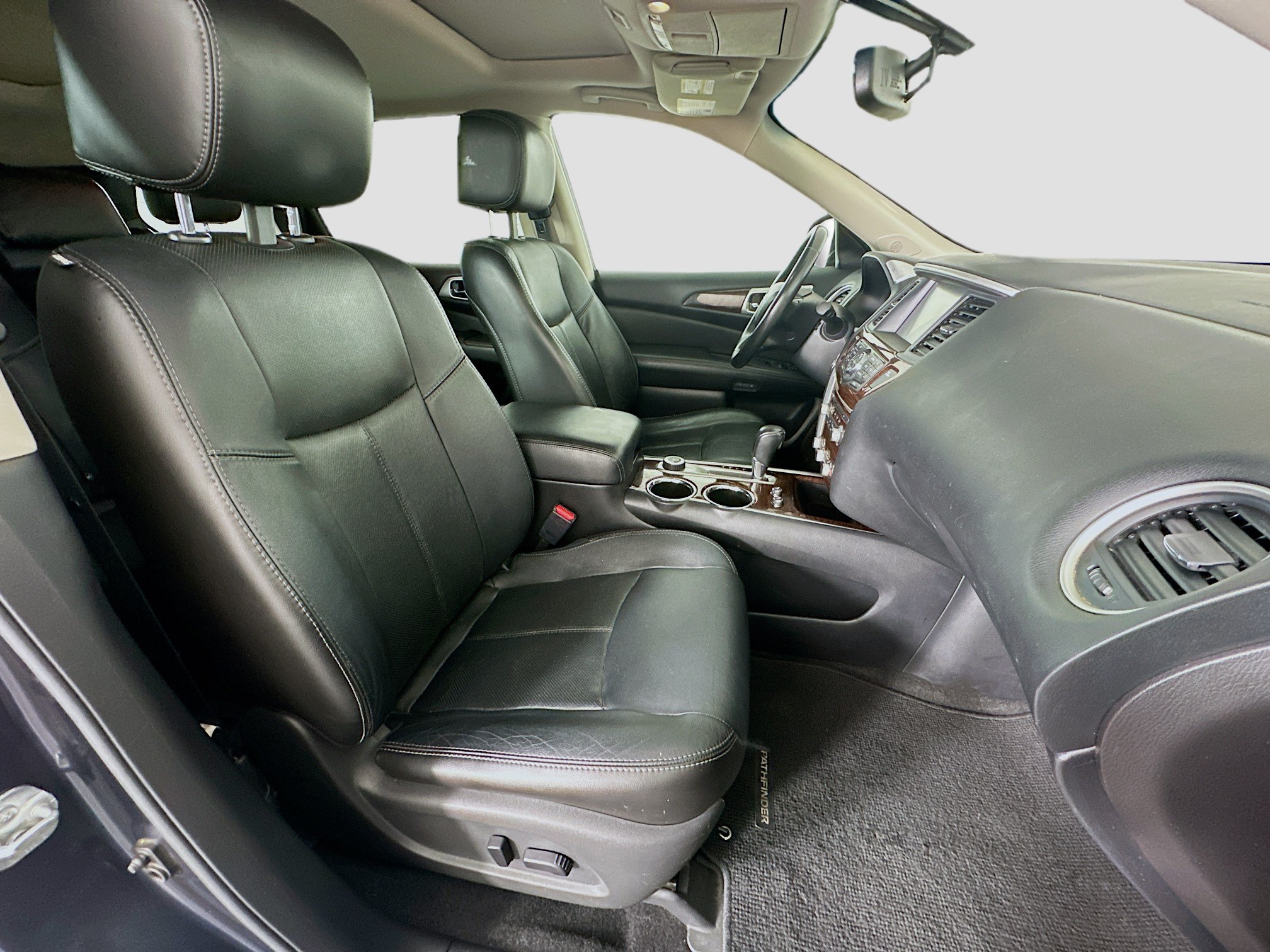 Used 2014 Nissan Pathfinder Platinum w/ Platinum Premium Package AWD/4WD image 34