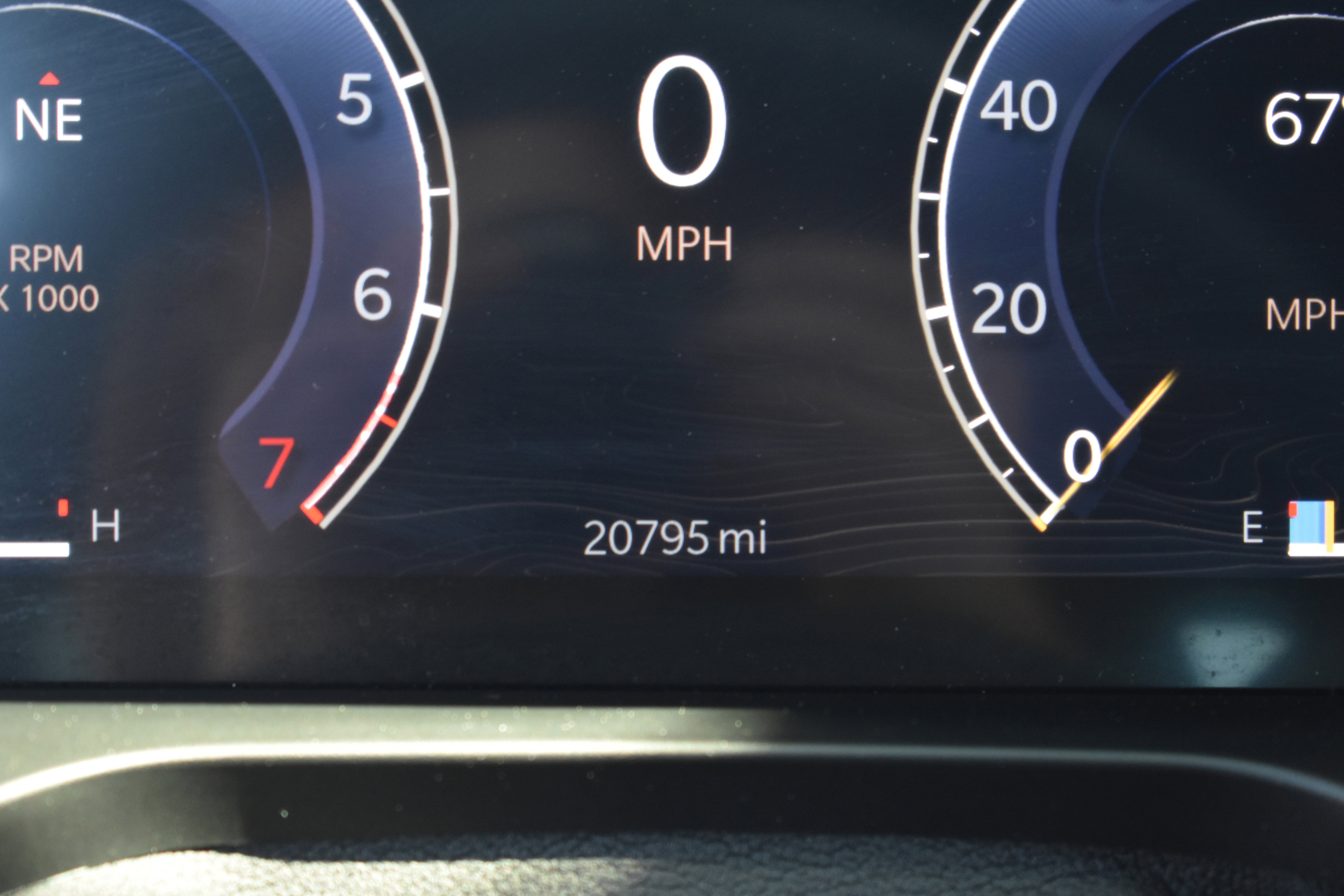 Used 2025 Jeep Grand Cherokee Limited w/ Luxury Tech Group II image 36