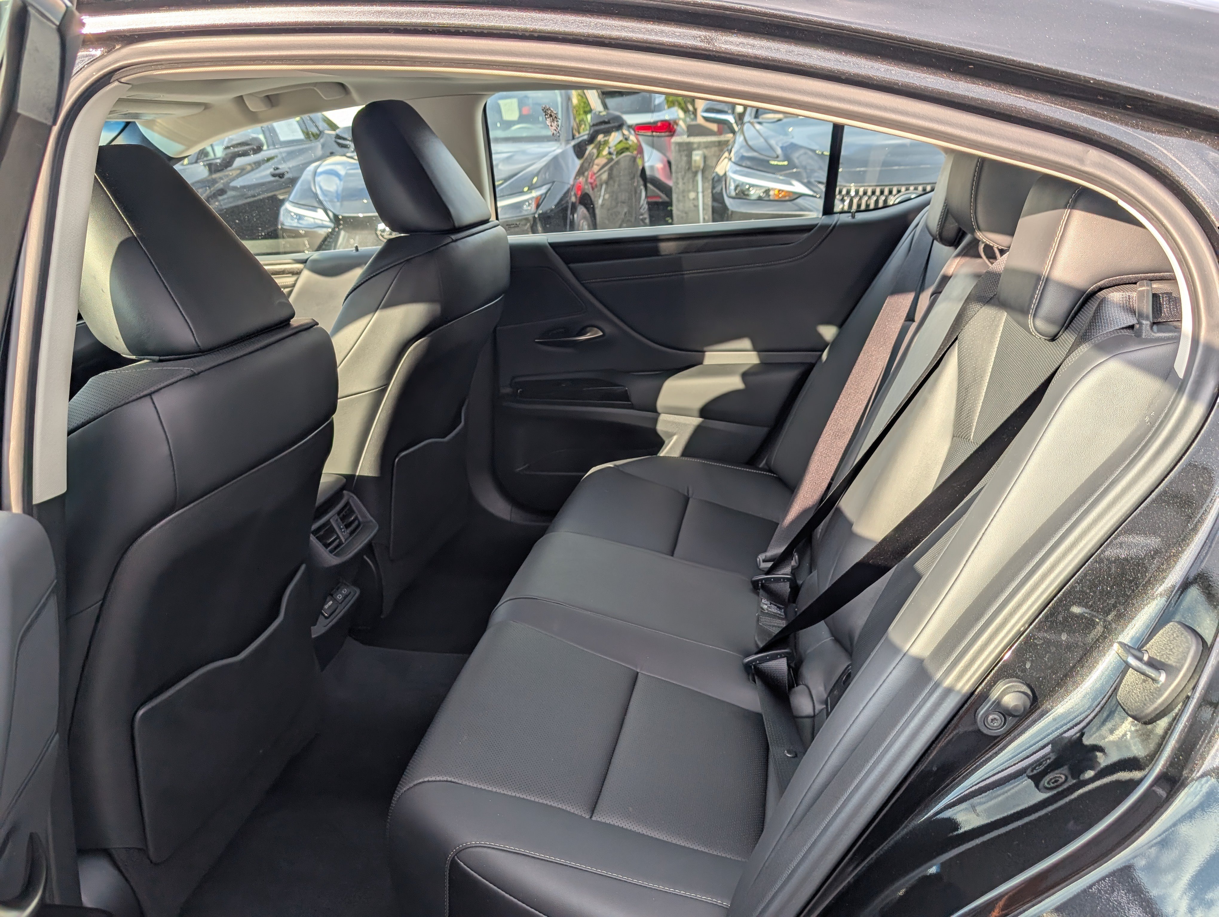 Used 2025 Lexus ES 350 w/ Premium Package FWD image 15