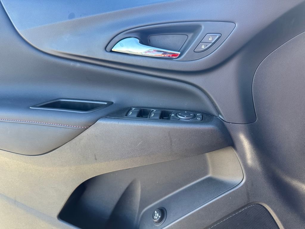 Used 2022 Chevrolet Equinox RS w/ RS Leather Package image 25