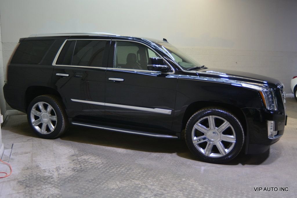 Used 2018 Cadillac Escalade Premium Luxury AWD/4WD image 32