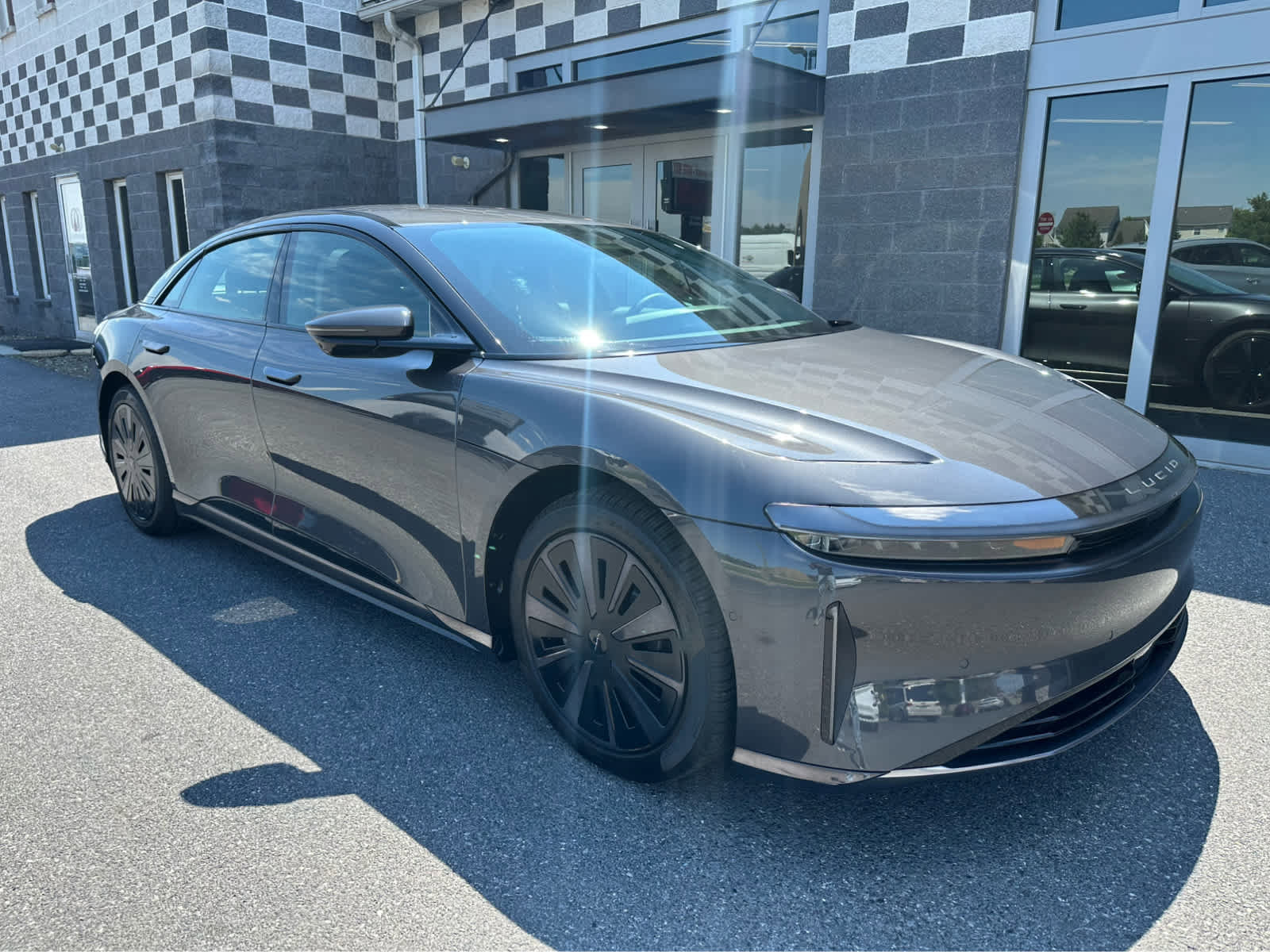 Used 2025 Lucid Air Grand Touring AWD/4WD image 2