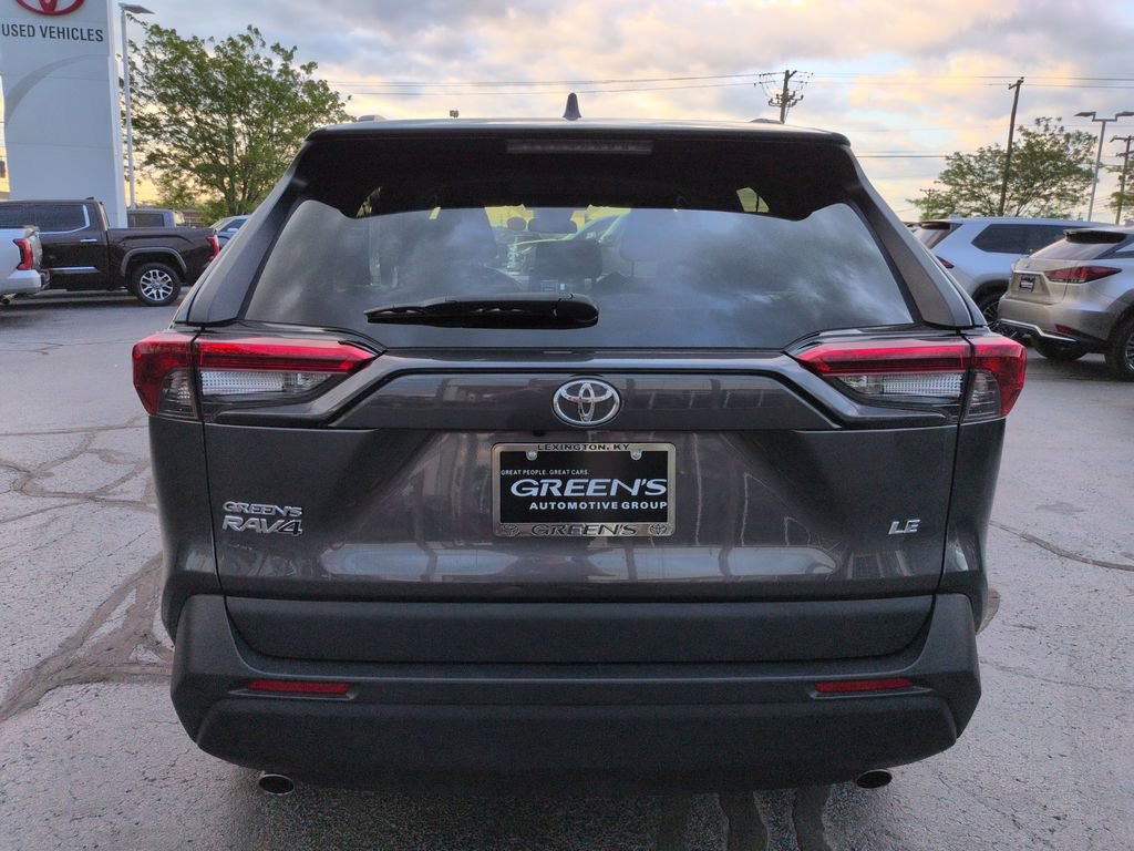 Certified 2021 Toyota RAV4 LE FWD image 4