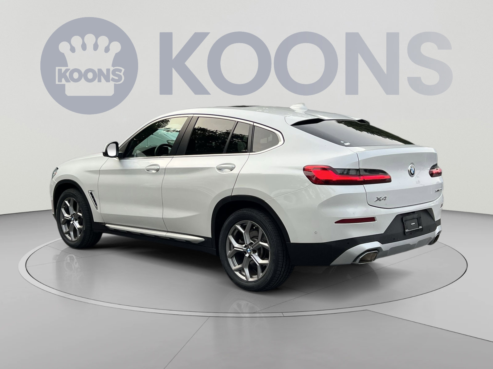 Used 2023 BMW X4 xDrive30i w/ Parking Assistance Package AWD/4WD image 8