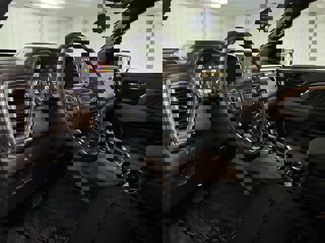 Certified 2024 GMC Canyon Denali image 10