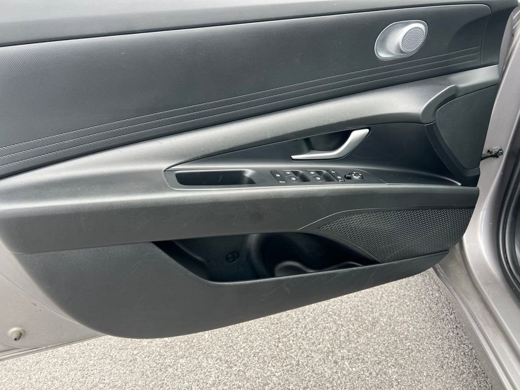Used 2024 Hyundai Elantra SEL image 15