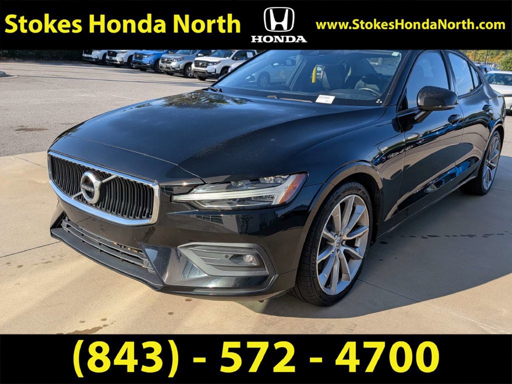 Used 2021 Volvo S60 T5 Momentum w/ Premium Package FWD image 7