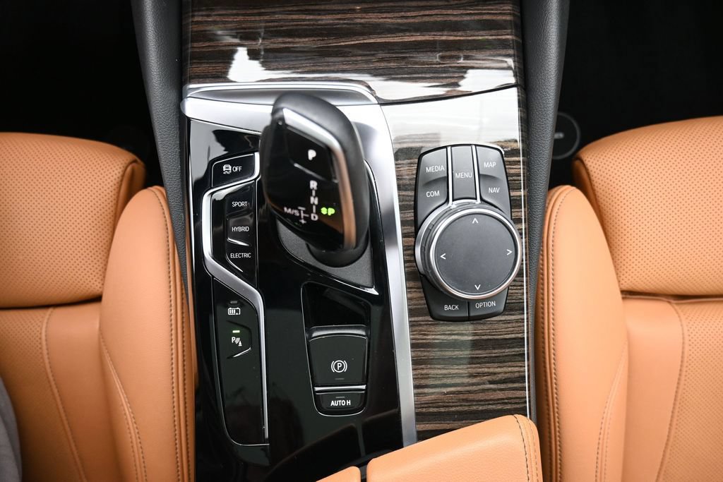 Used 2023 BMW 530e xDrive w/ Premium Package AWD/4WD image 19