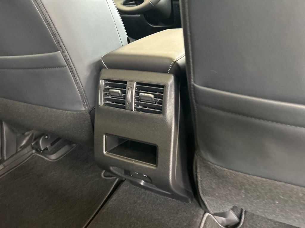 New 2026 Mitsubishi Outlander SE image 29