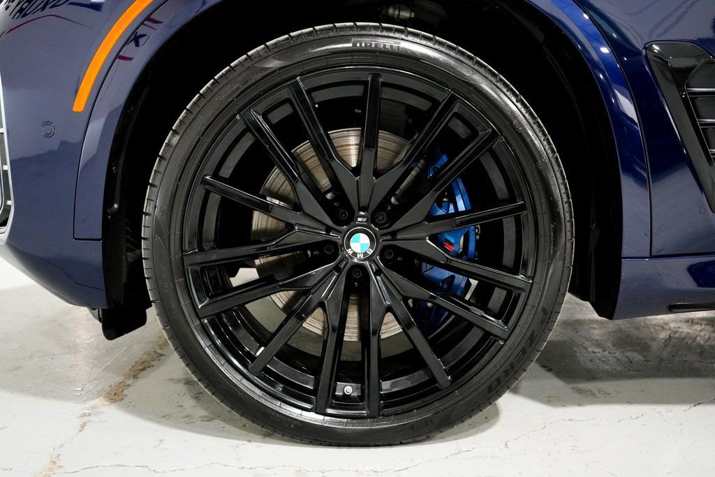 Used 2025 BMW X5 M60i image 40