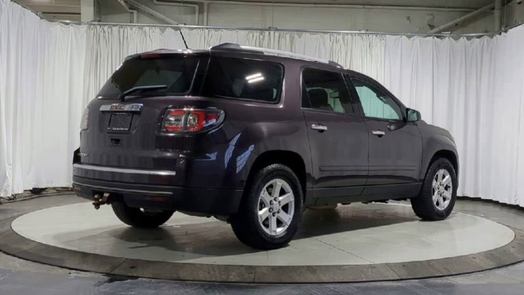 Used 2015 GMC Acadia SLE image 10