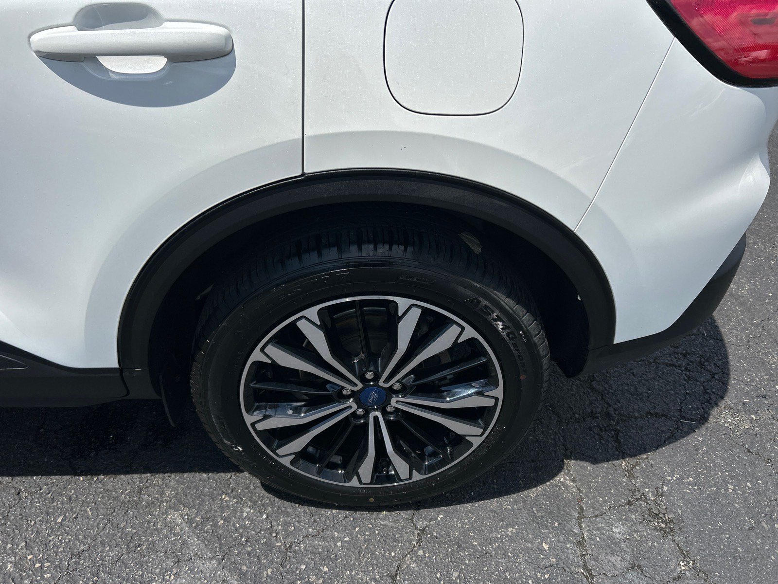 Certified 2022 Ford Escape SEL w/ SEL Stealth AWD Package image 33